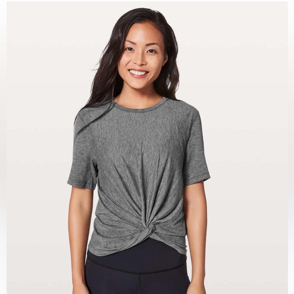lululemon athletica Gray crescent tee size 6